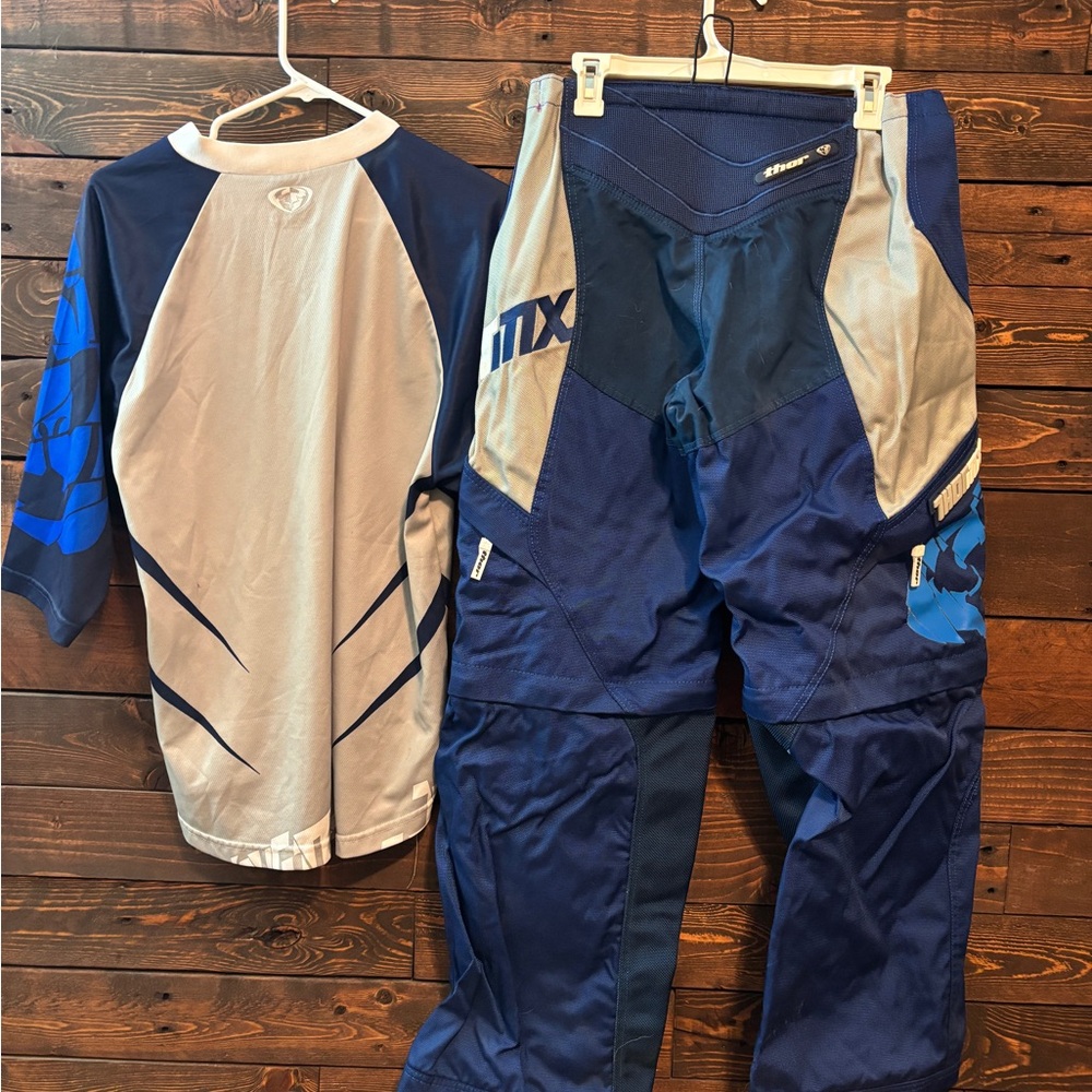 Thor Blue and Gray Racing Set - Picture 2 of 16